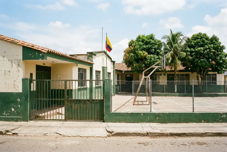 Fachada de un colegio público de Cúcuta